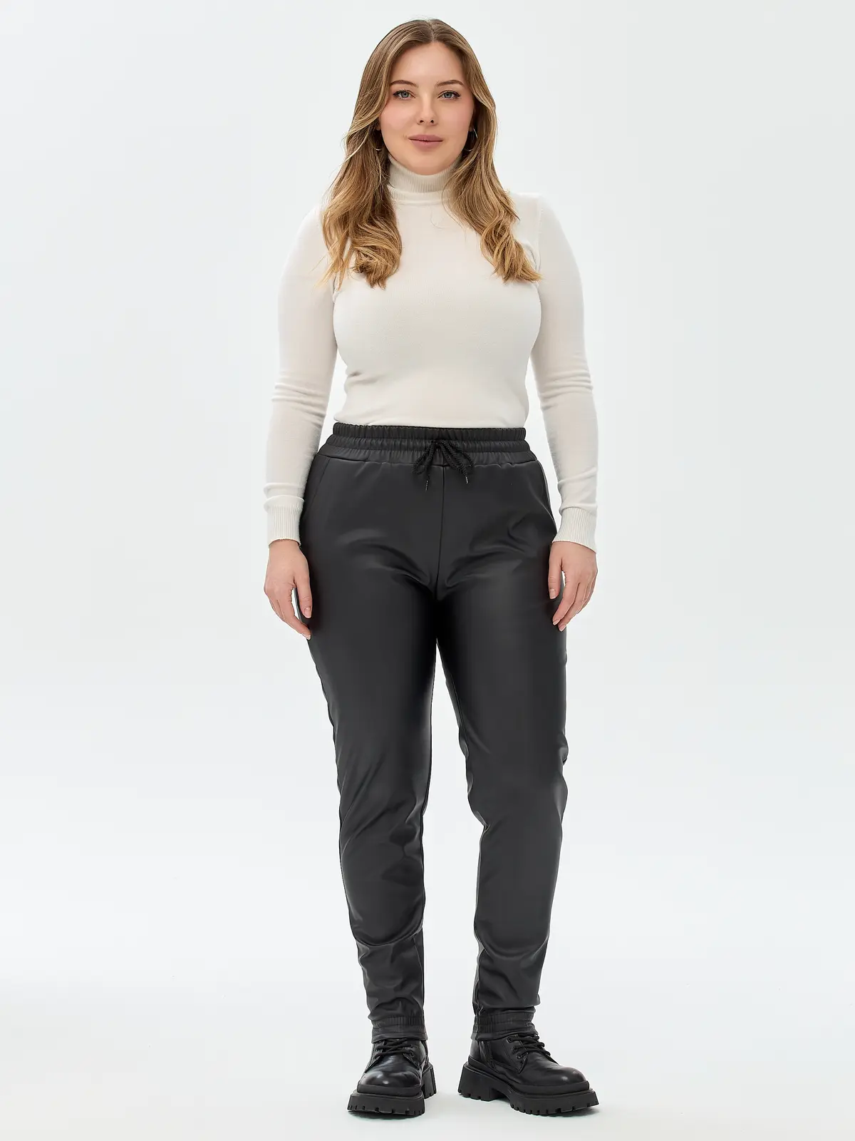 Фотосъёмка «джоггеры» с моделью Дарья | Plus Size — кадр 1