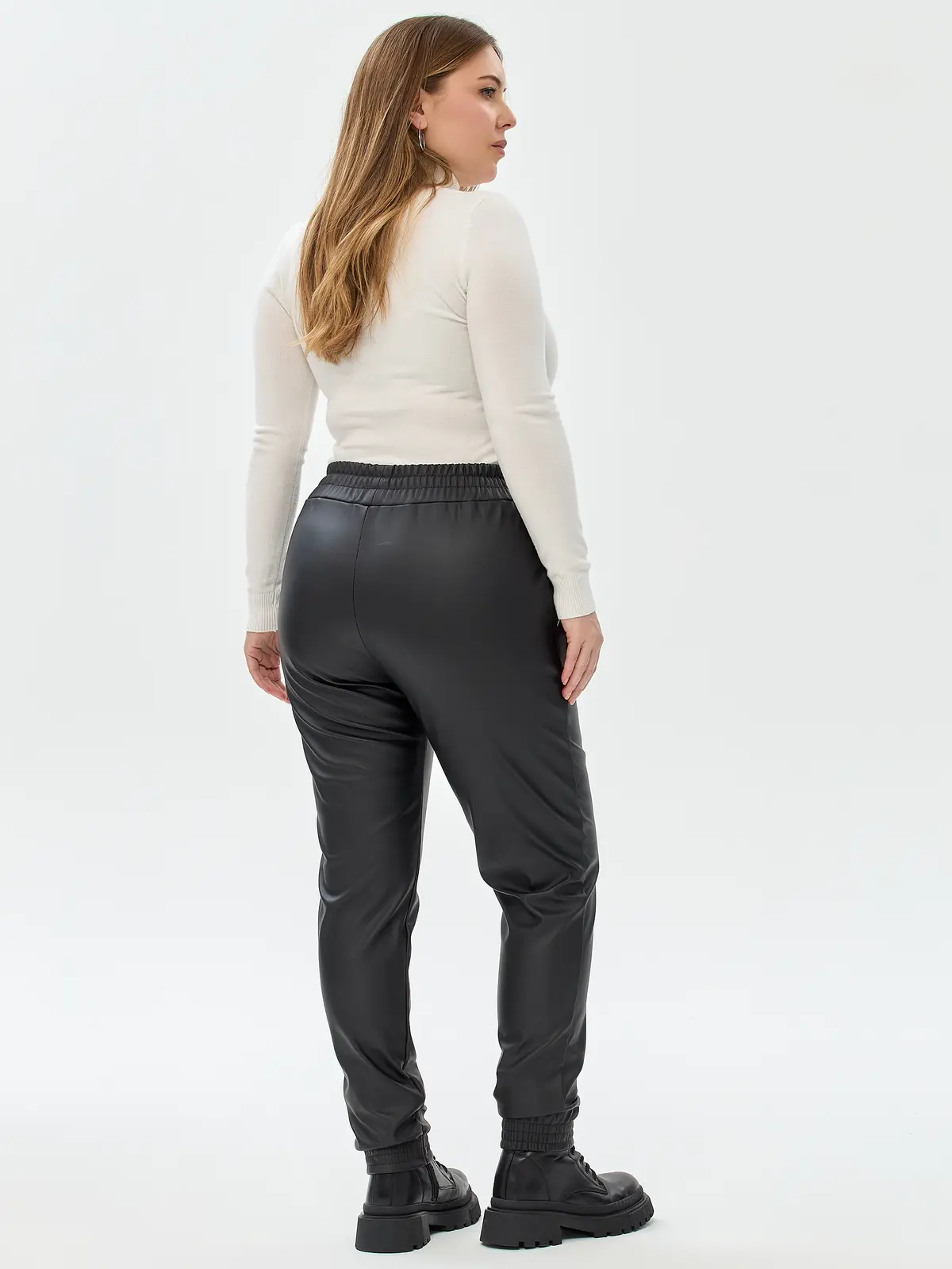 Фотосъёмка «джоггеры» с моделью Дарья | Plus Size — кадр 6