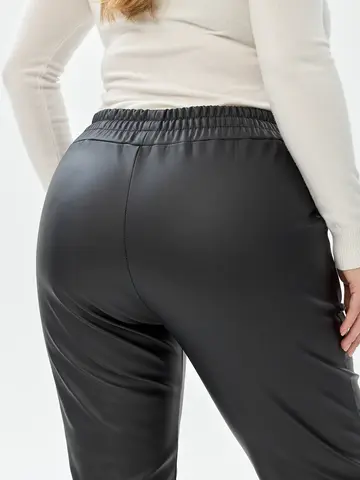 Фотосъёмка «джоггеры» с моделью Дарья | Plus Size — кадр 9