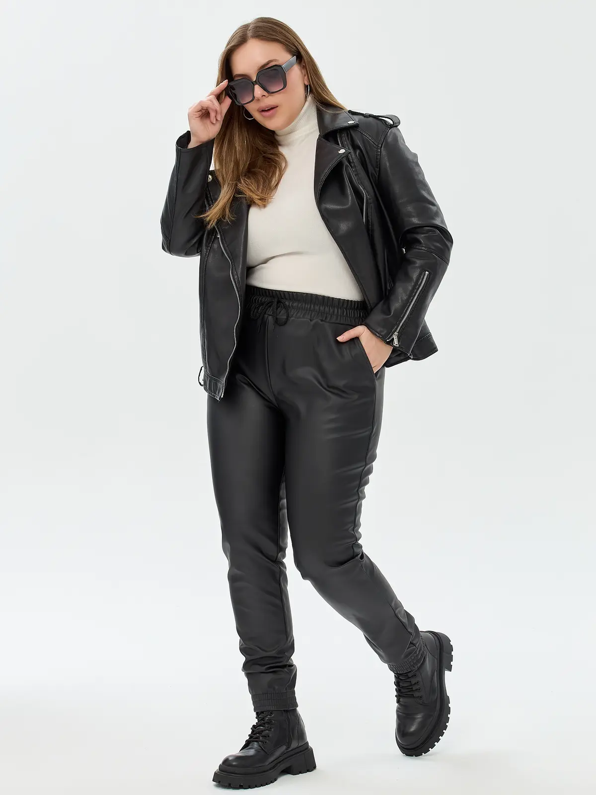 Фотосъёмка «джоггеры» с моделью Дарья | Plus Size — кадр 11