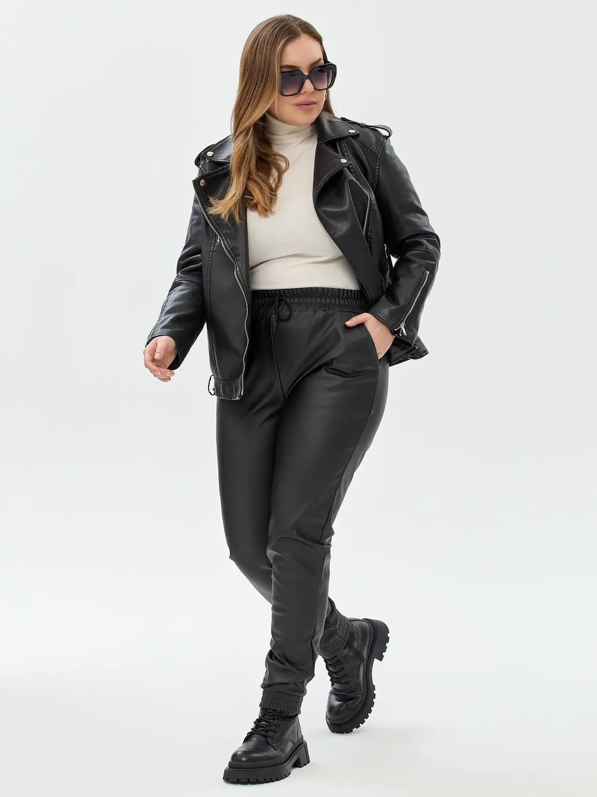Фотосъёмка «джоггеры» с моделью Дарья | Plus Size — кадр 12