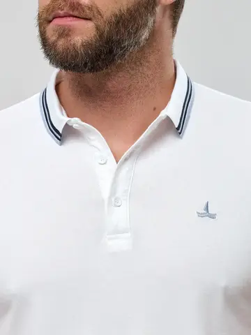 Мужское поло с контрастной окантовкой белое — кадр 10 из 15