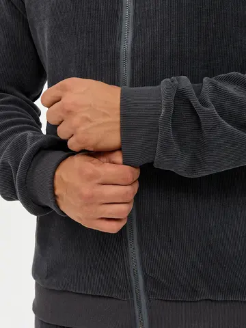 Мужской велюровый костюм олимпийка и брюки графитовый — кадр 15 из 20