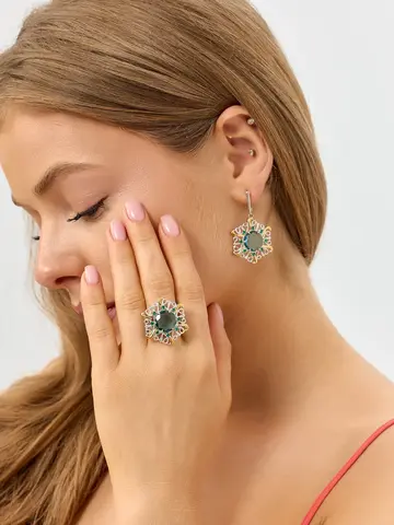Серьги-подвески с голубым камнем в ажурной оправе — кадр 10 из 28