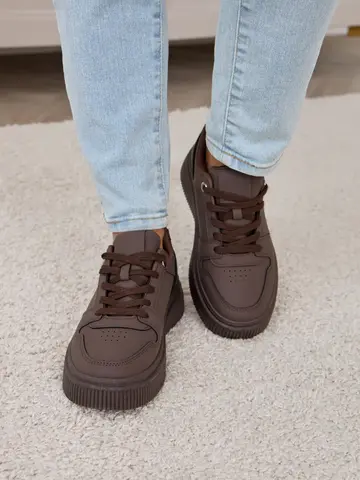 Женские кожаные кроссовки на платформе коричневые — кадр 11 из 19