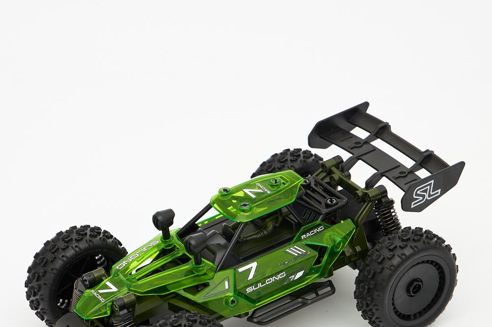 Как передать товар на съёмку из другого города — кадр со съёмки